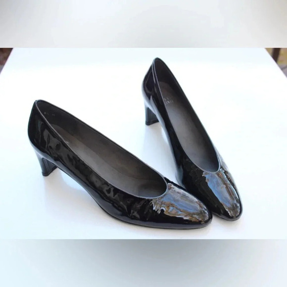 Stuart Weitzman pumps - Picture 3 of 11